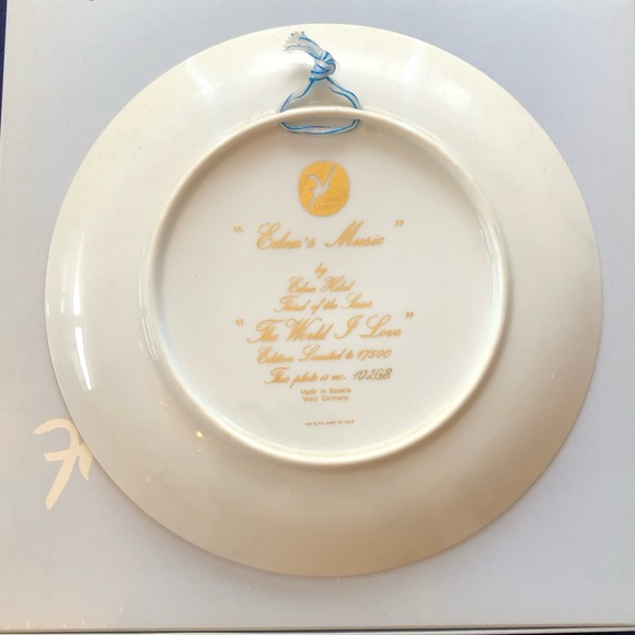 Hibel Collectors plate. Title: Edna’s Music, Series: The Family I Love. - Picture 2 of 3